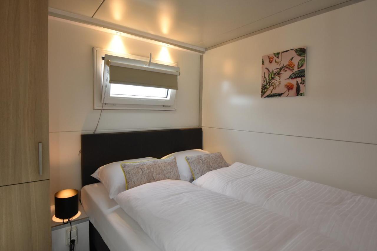 Tiny Floating House Ibiza Villa Maastricht Luaran gambar